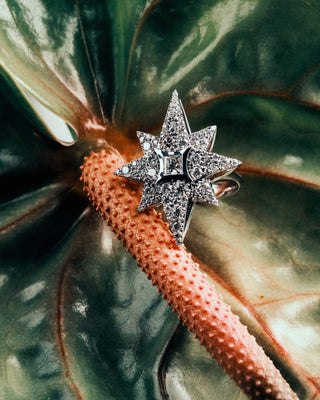 VENUS STAR 18K GOLD DIAMOND RING